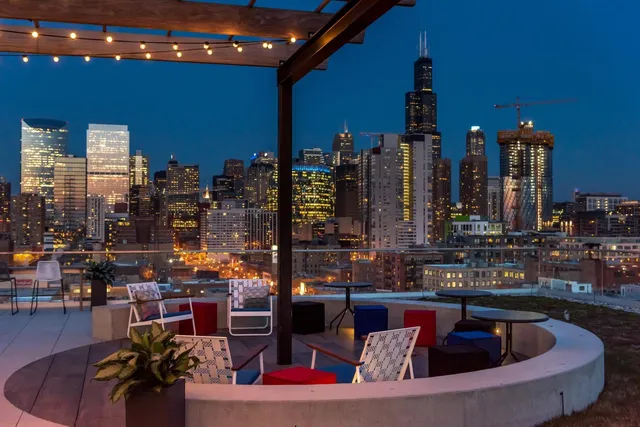 $5,990 | 171 North Aberdeen Street, Unit 610, Chicago, IL 60607