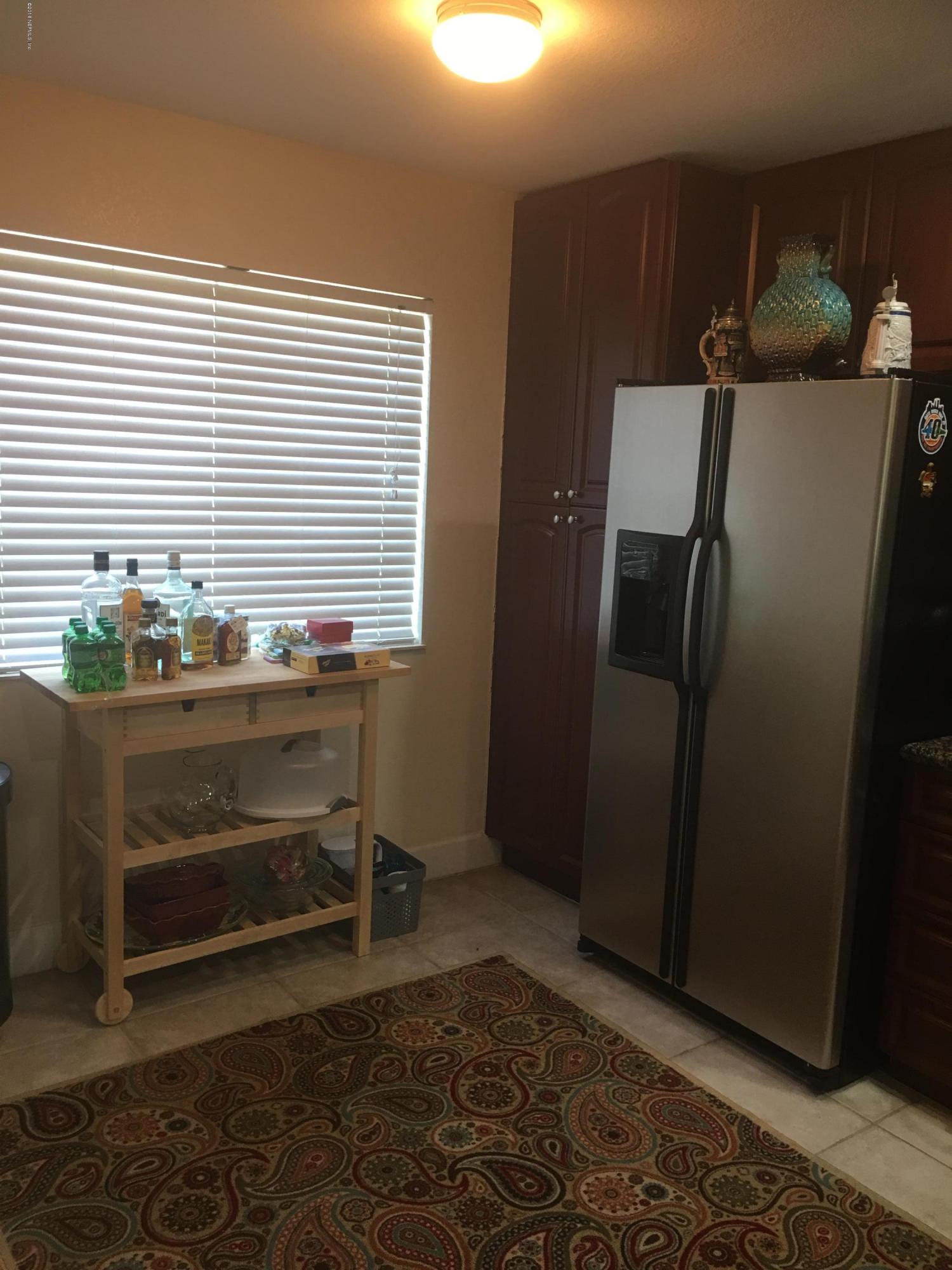 9745 Touchton Road, Unit 2130 Jacksonville, FL 32246 - Photo 6 of 35 Kitchen with Eat-in Space