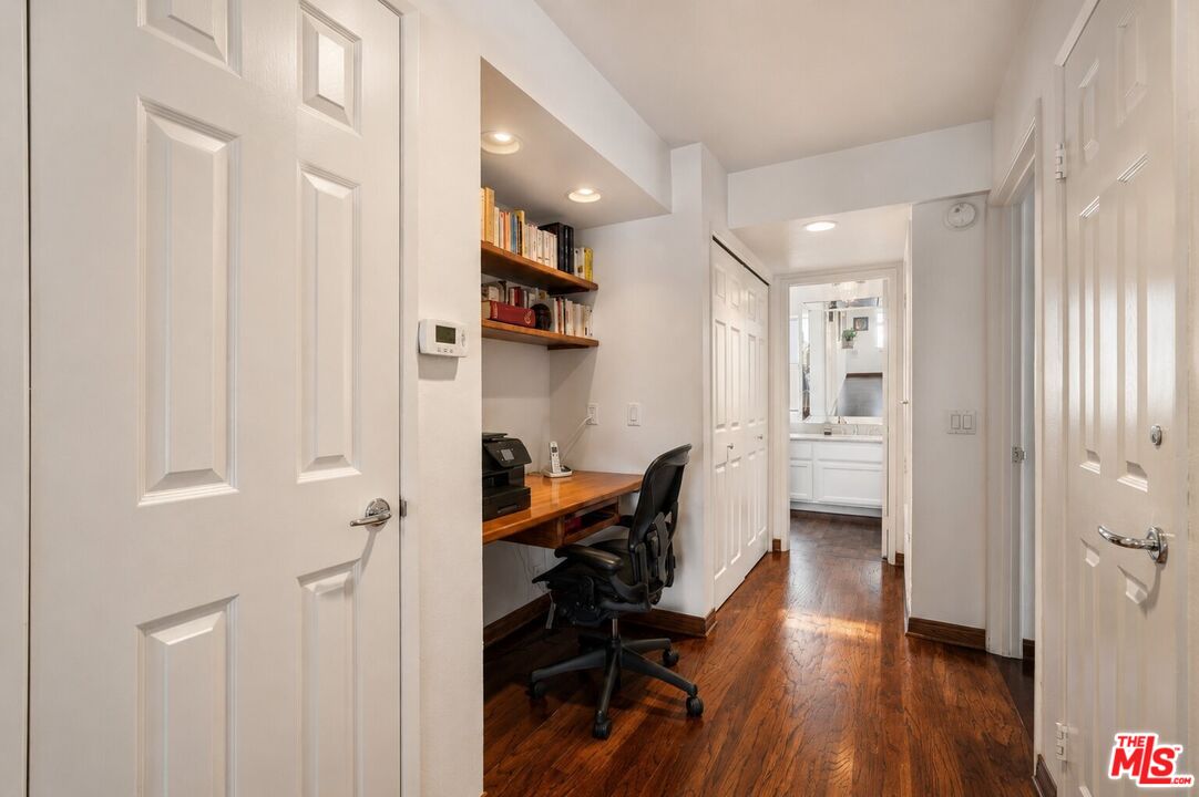 432 South Hamel Road, Unit 303 Los Angeles, CA 90048 - Photo 16 of 26