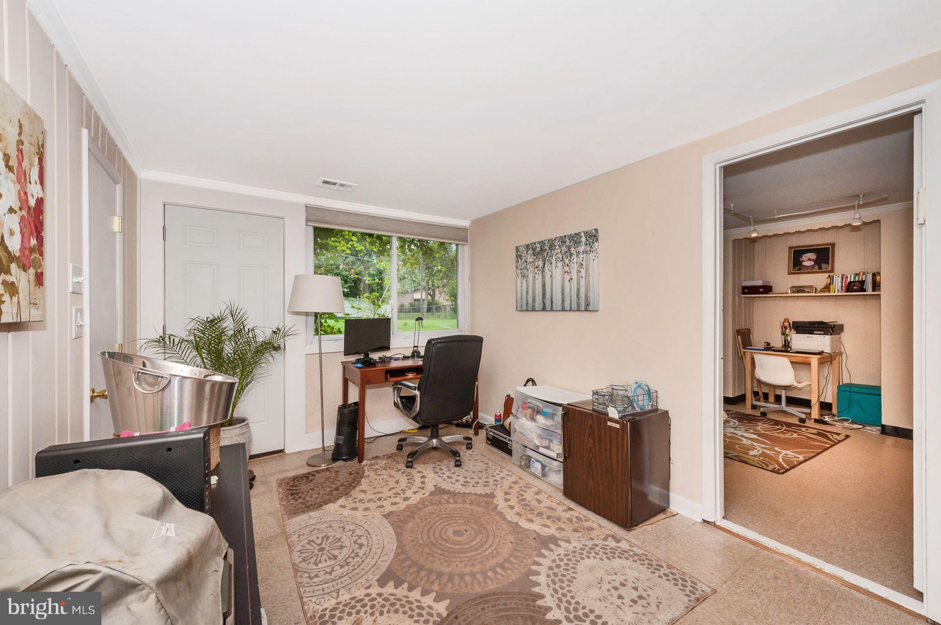 6811 Maurleen Road Baltimore, MD 21209 - Photo 19 of 28 Family Room / Office Area