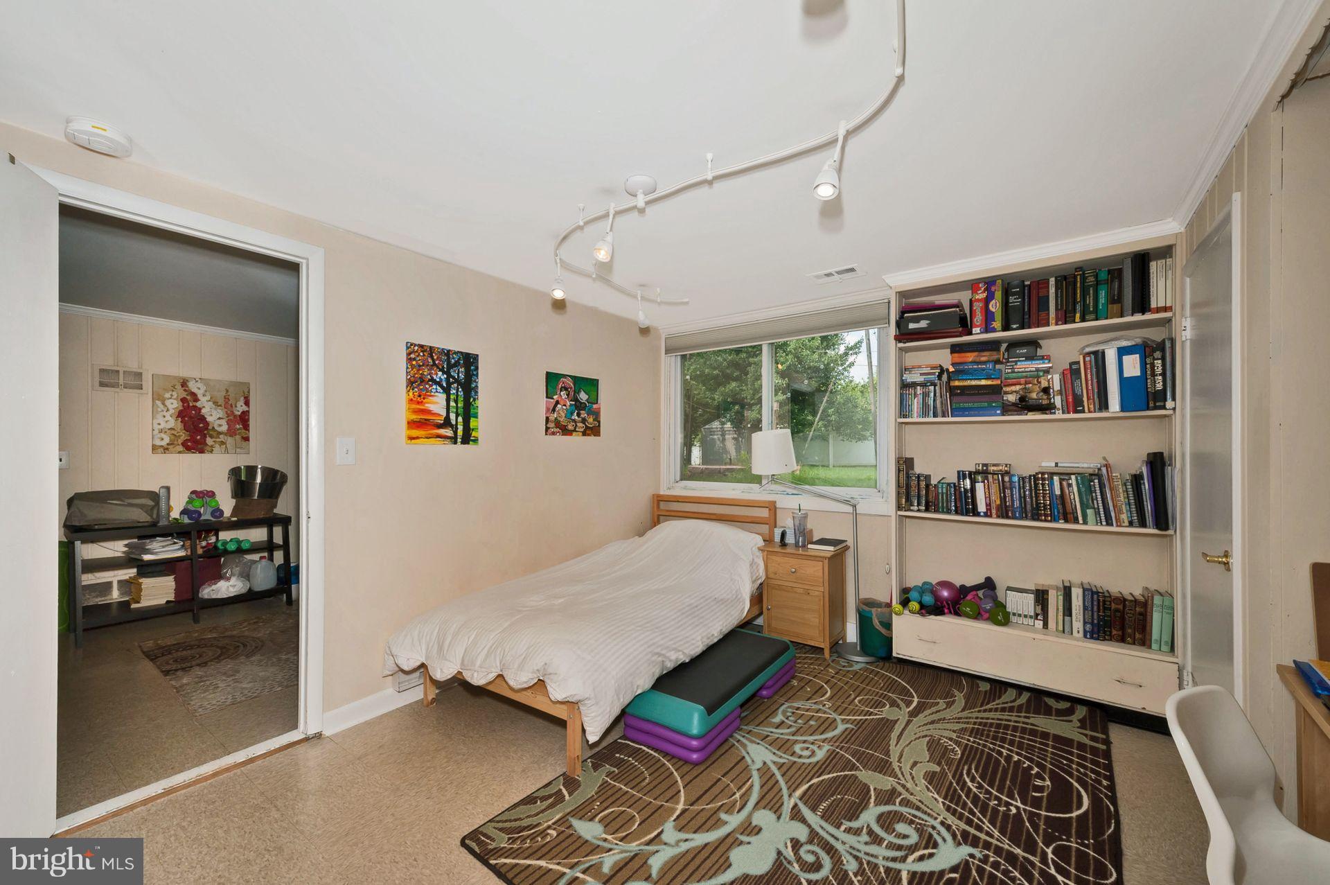 6811 Maurleen Road Baltimore, MD 21209 - Photo 21 of 28 Bedroom