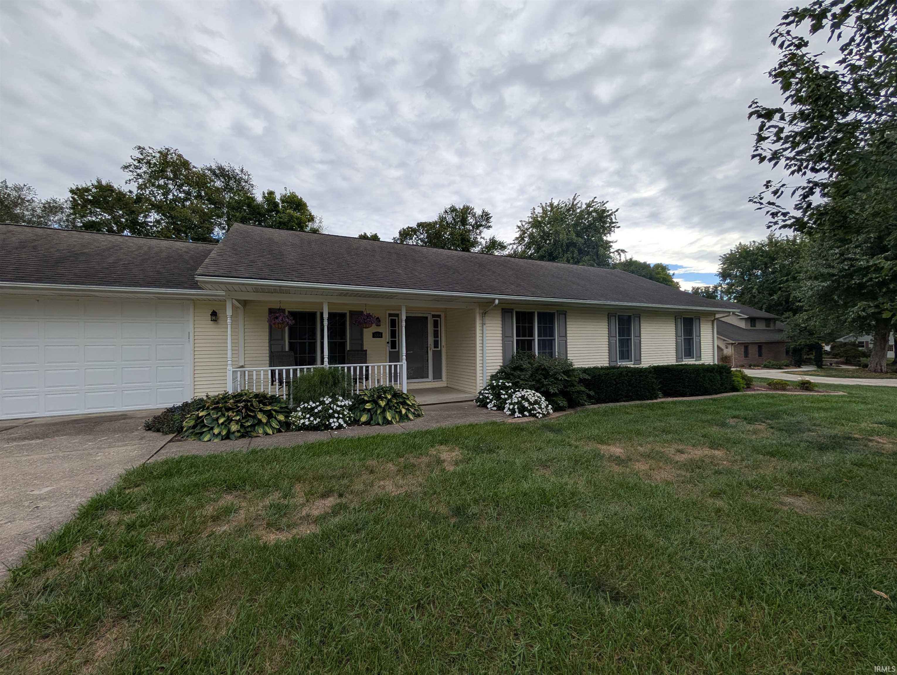 884 Quail Ridge Circle Vincennes, IN 47591 - Photo 2 of 28 Gallery Image 2