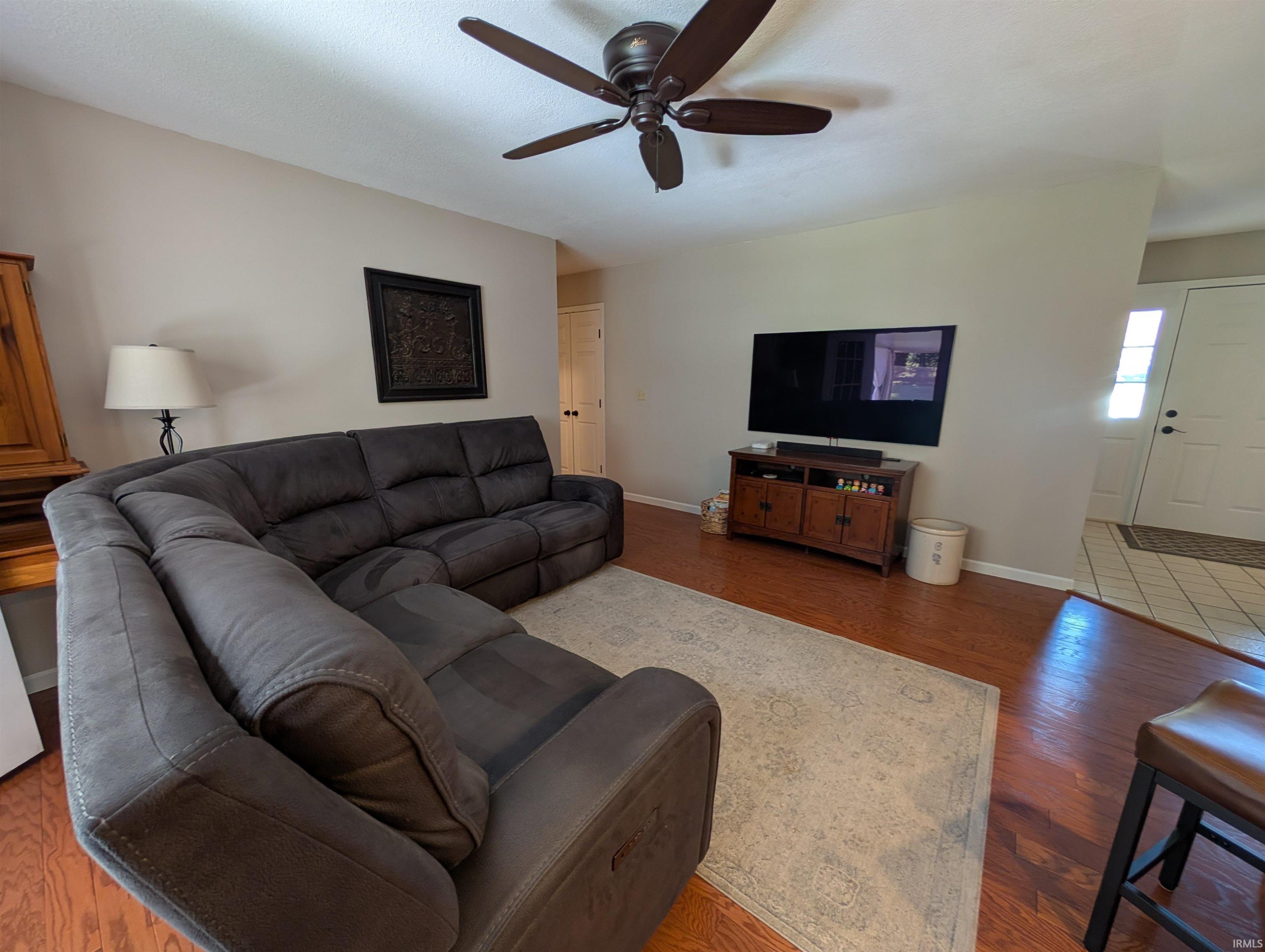 884 Quail Ridge Circle Vincennes, IN 47591 - Photo 4 of 28 Gallery Image 4