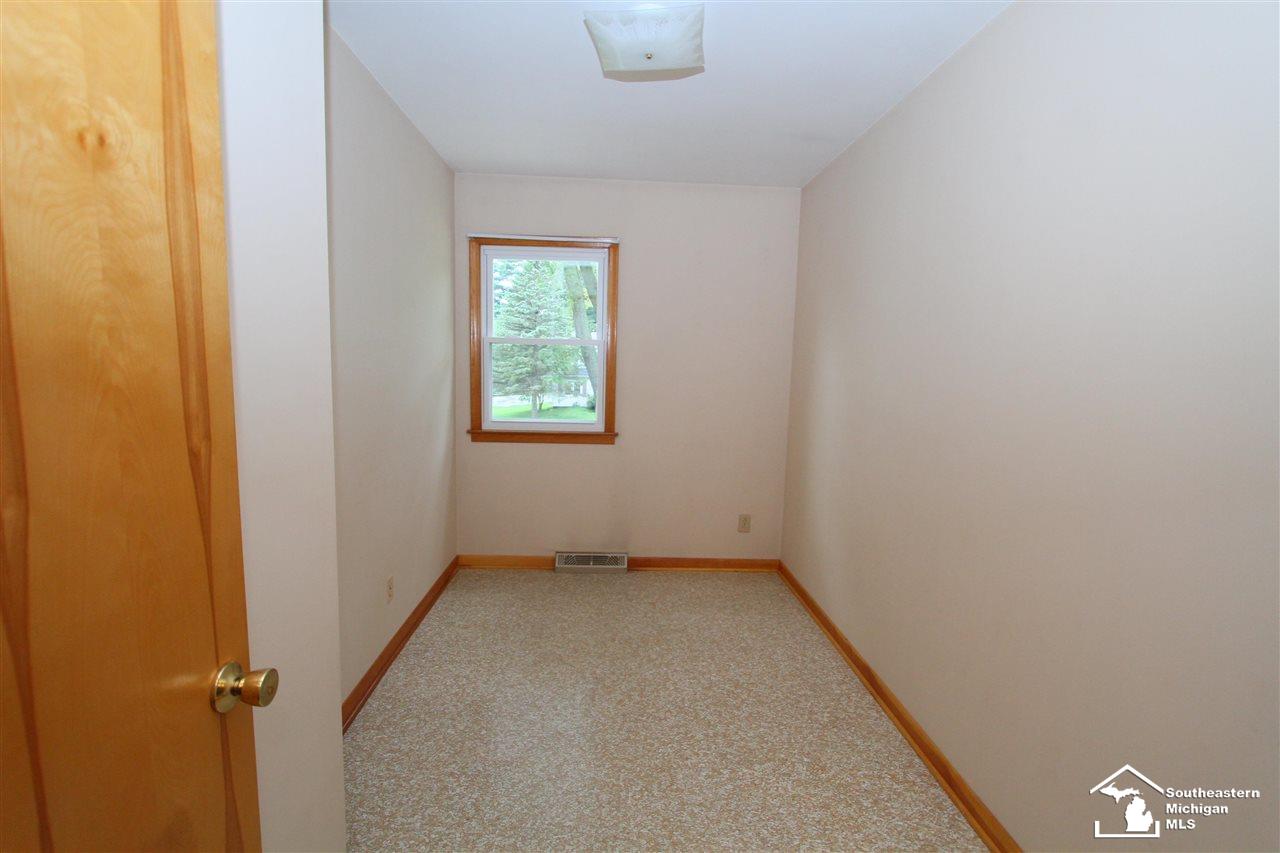 2108 Vivian Road Monroe, MI 48162 - Photo 20 of 32