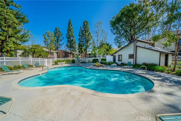 $536,400 | 20702 El Toro Lake, Unit 82, Lake Forest, CA 92630