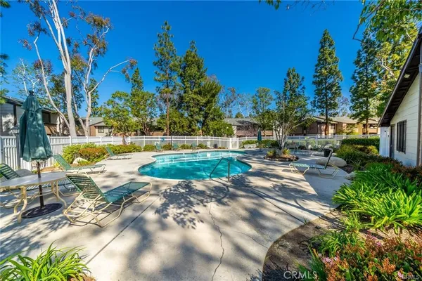 $536,400 | 20702 El Toro Lake, Unit 82, Lake Forest, CA 92630