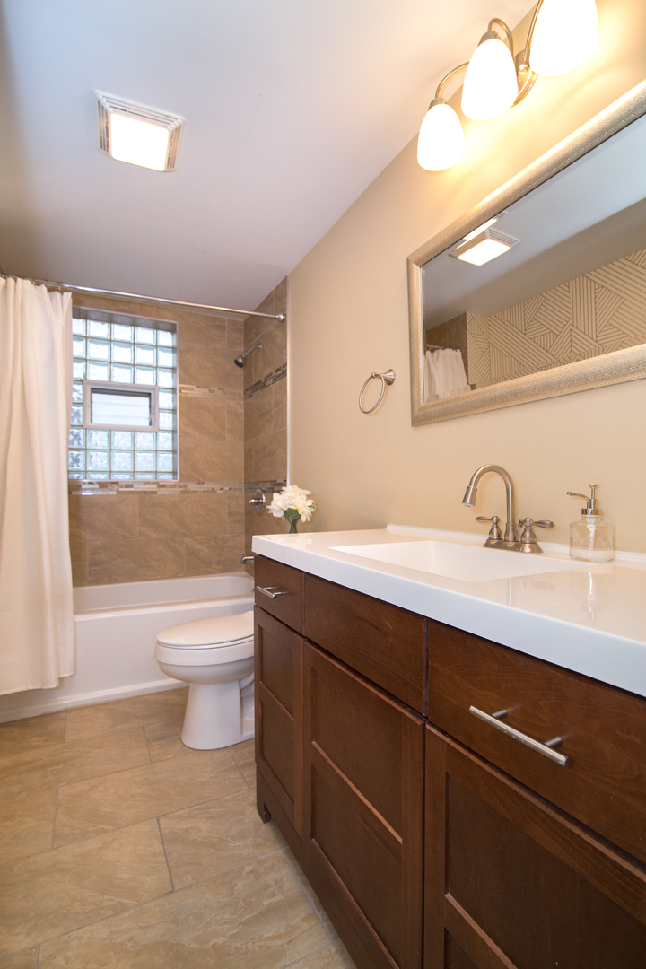 6718 Riverside Drive Berwyn, IL 60402 - Photo 9 of 42