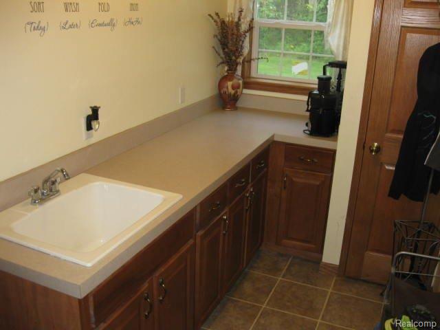 8445 Short Road Columbus, MI 48063 - Photo 12 of 23 IMG_6585.jpg