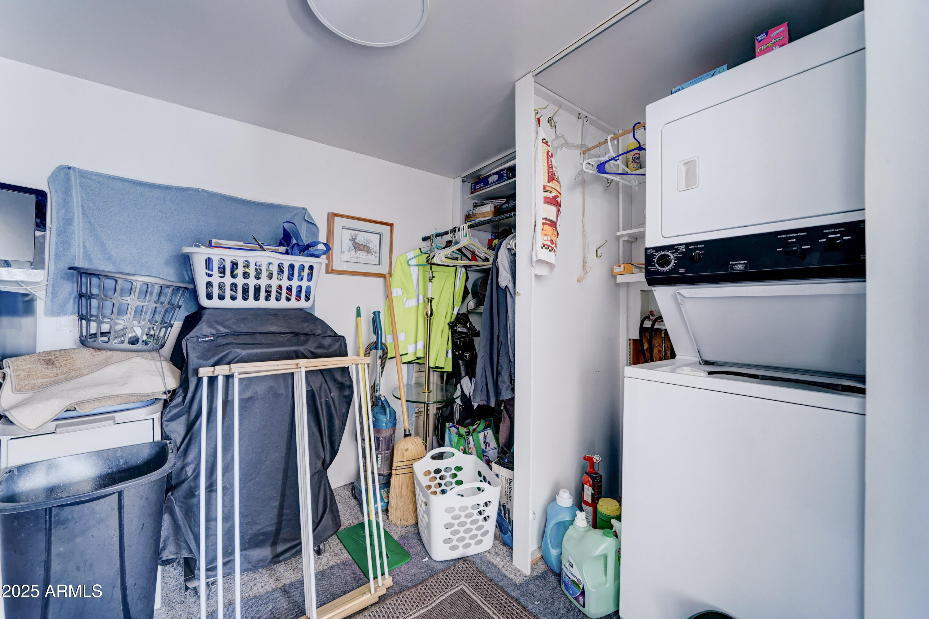 111 South Greenfield Road, Unit 552 Mesa, AZ 85206 - Photo 13 of 24 a utility room with dryer and washer