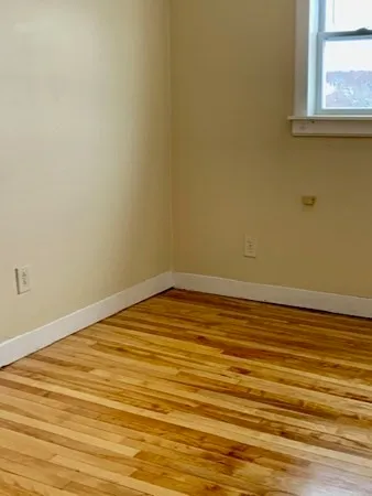 a view of empty room with window