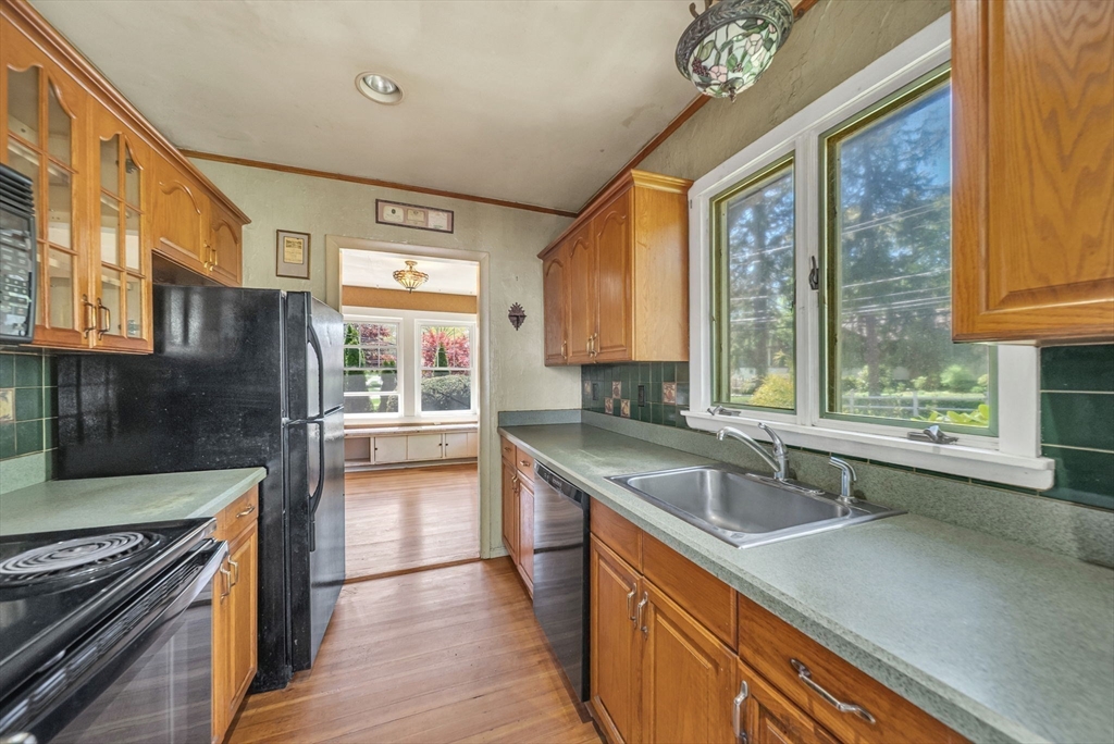 72 Marked Tree Road Needham, MA 02492 - Photo 2 of 14