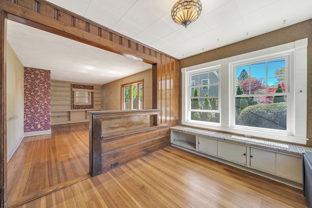 72 Marked Tree Road Needham, MA 02492 - Photo 4 of 14