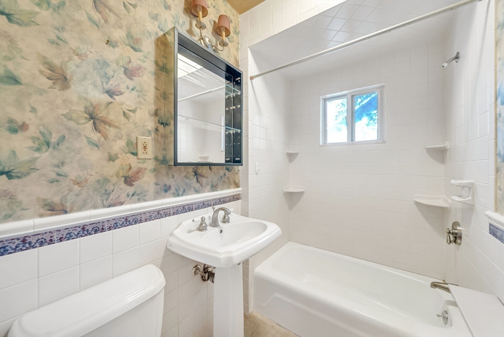 72 Marked Tree Road Needham, MA 02492 - Photo 6 of 14