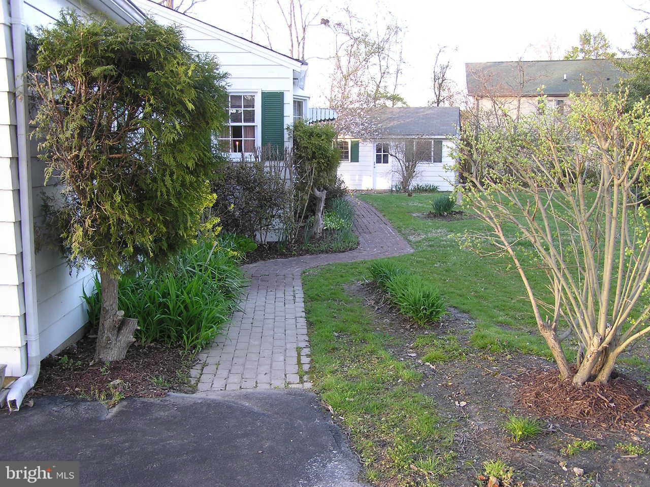 1532 Denton Road Baltimore, MD 21221 - Photo 10 of 22 a view of a front of a house with a yard