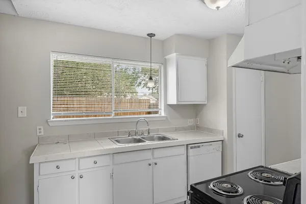 $1,525 | 15011 Tipcrest Street, Channelview, TX 77530