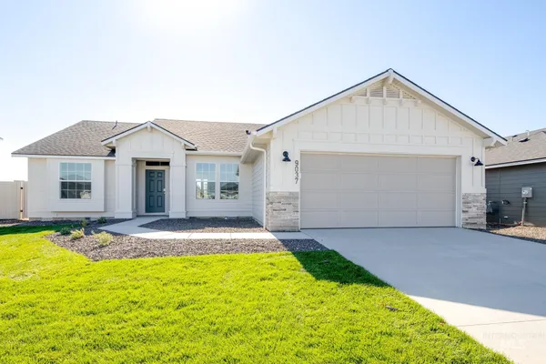 $384,990 | 895 North Thunderbolt Street, Mountain Home, ID 83647