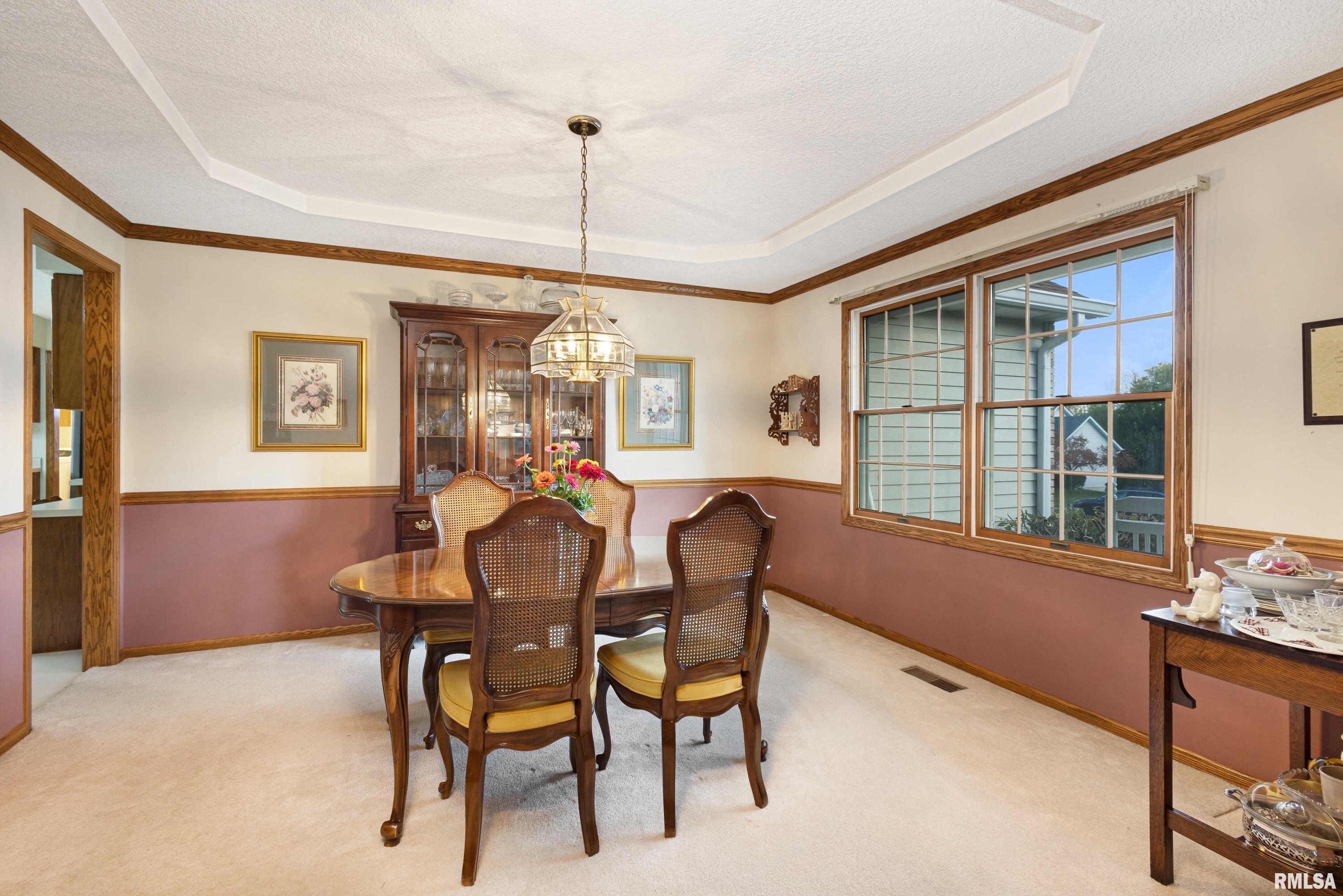5010 Heatherstone Road Bettendorf, IA 52722 - Photo 6 of 39 Gallery Image 6