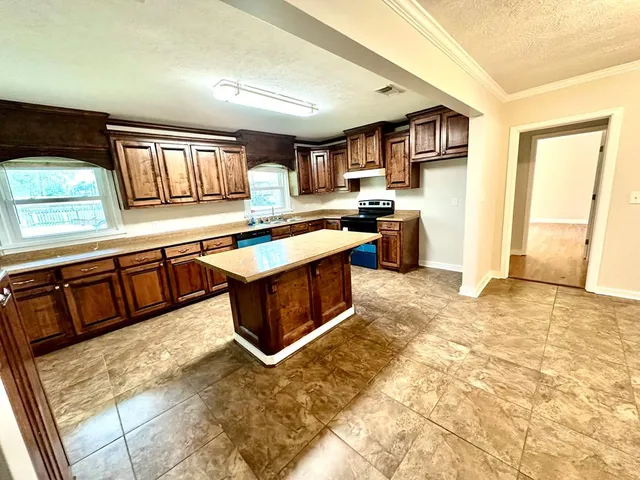 $229,000 | 604 Byrd Street, Brookhaven, MS 39601