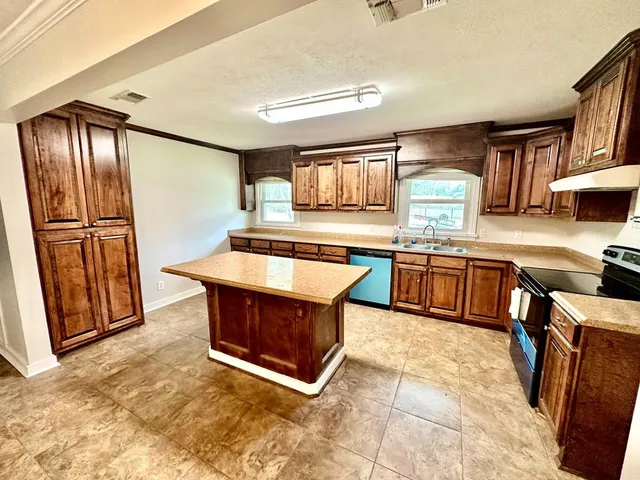 $229,000 | 604 Byrd Street, Brookhaven, MS 39601