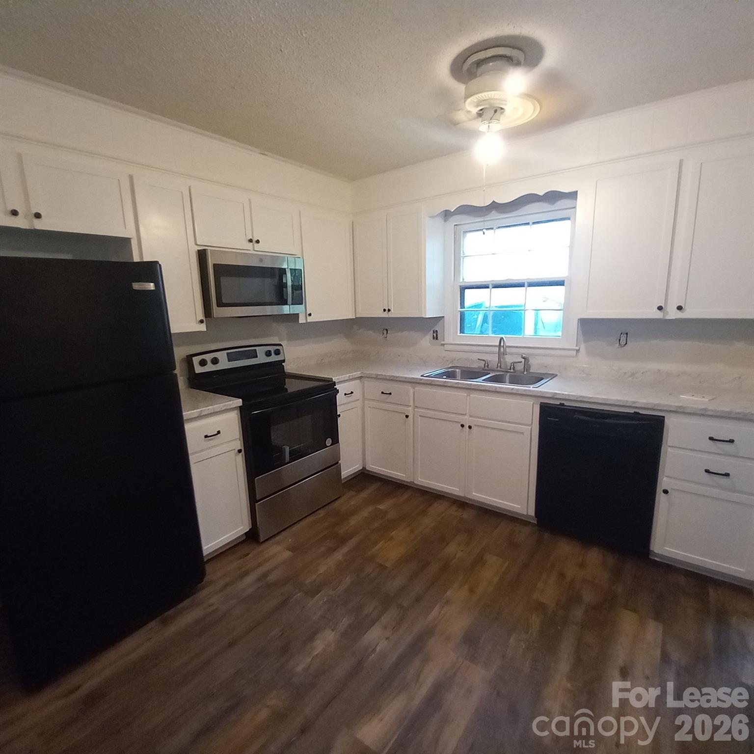 10417 White Pine Road Charlotte, NC 28215 - Photo 4 of 20