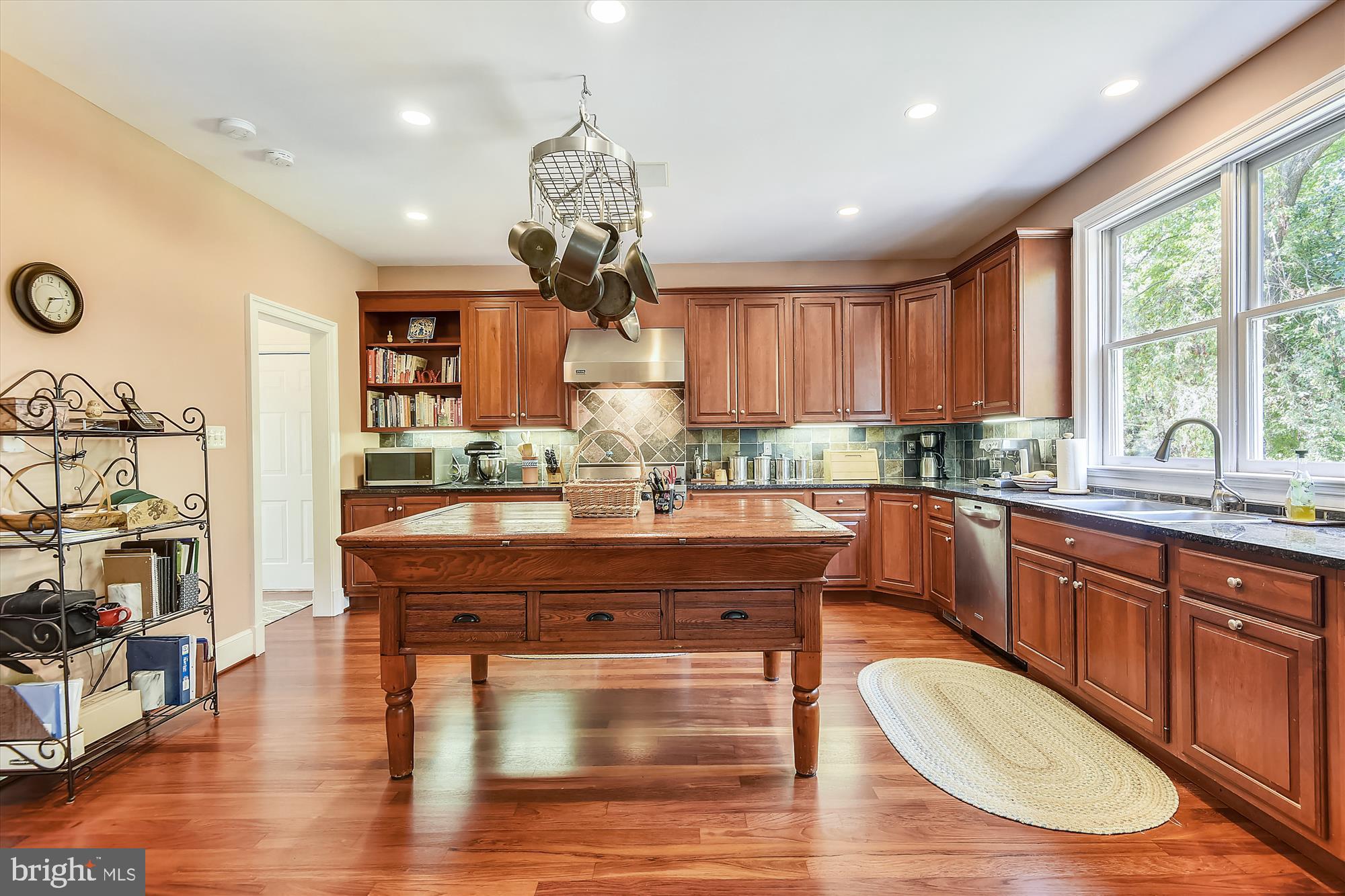 833 Utterback Store Road Great Falls, VA 22066 - Photo 30 of 98 Main Level Kitchen