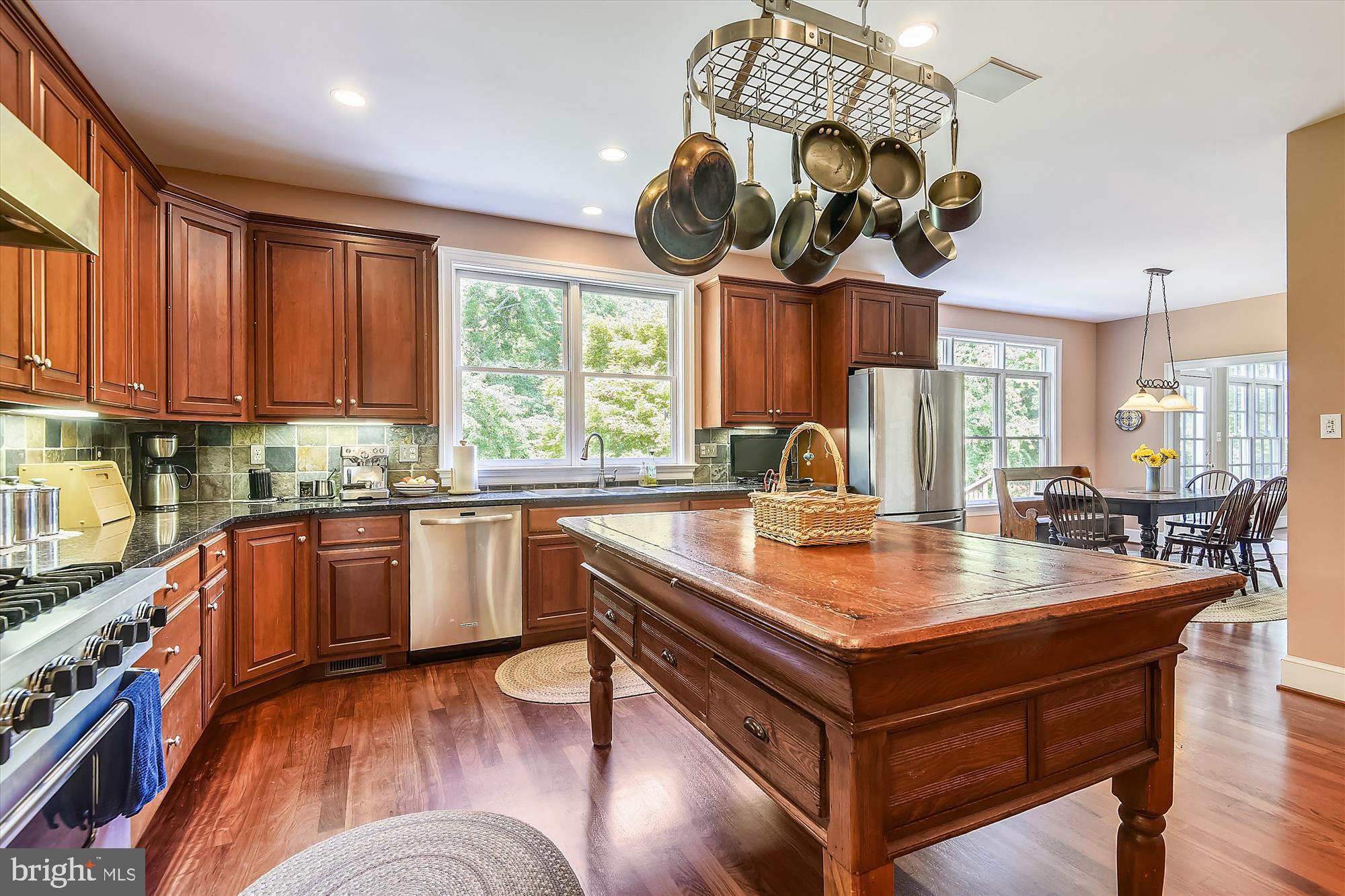 833 Utterback Store Road Great Falls, VA 22066 - Photo 31 of 98 Main Level Kitchen