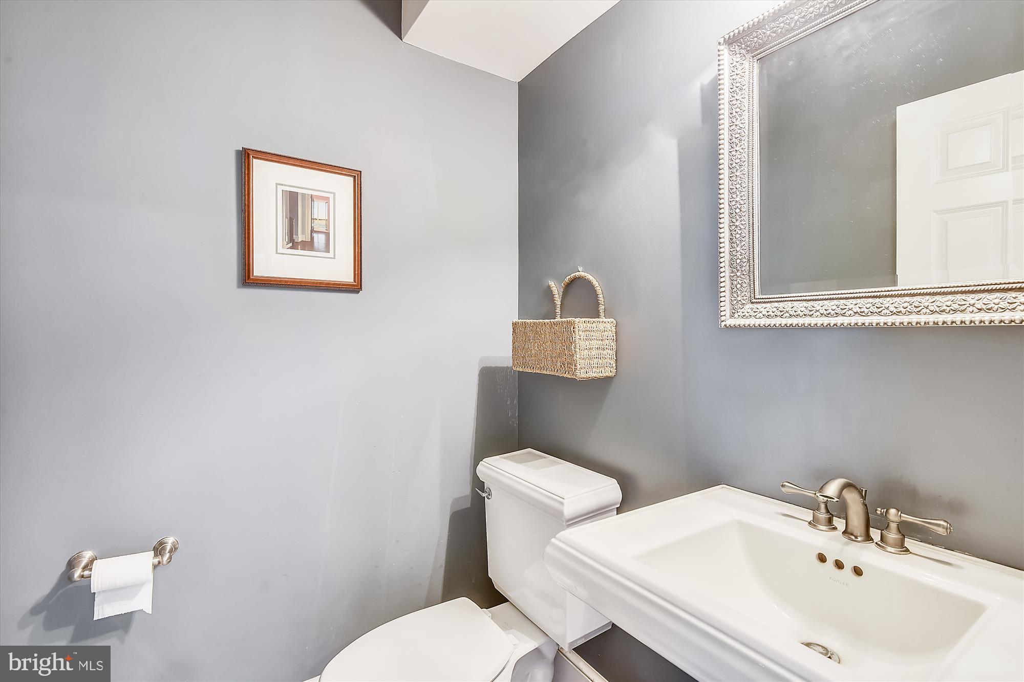 833 Utterback Store Road Great Falls, VA 22066 - Photo 37 of 98 Main Level Powder Room