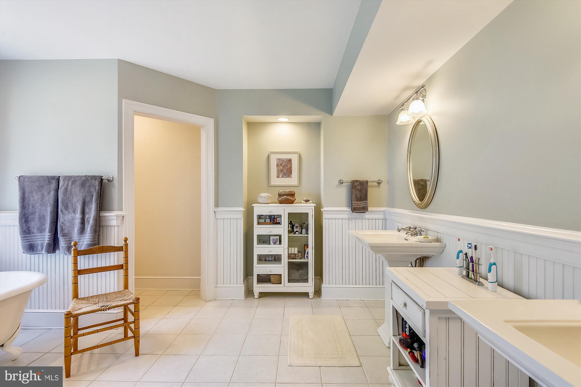 833 Utterback Store Road Great Falls, VA 22066 - Photo 45 of 98 Upper Level Primary Bath