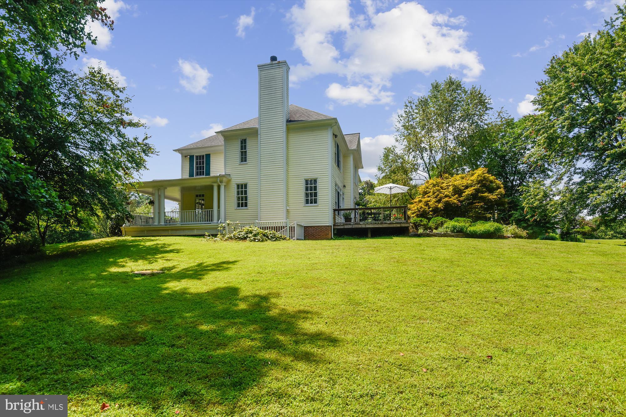 833 Utterback Store Road Great Falls, VA 22066 - Photo 81 of 98 Exterior Side Yard