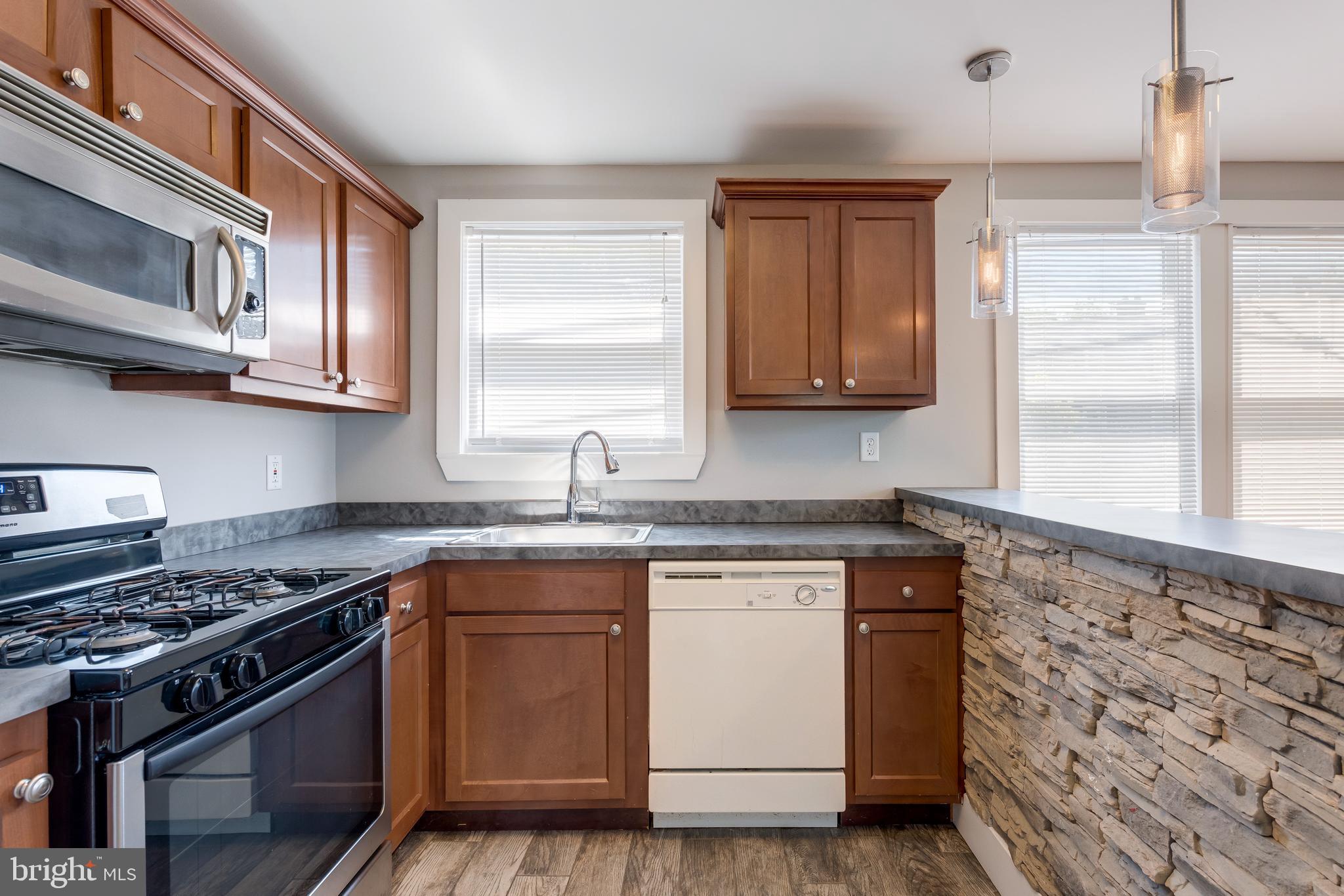 447 Grace Road Upper Darby, PA 19082 - Photo 14 of 35 Kitchen
