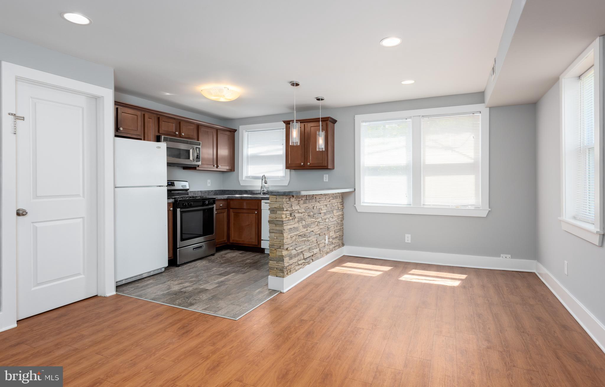 447 Grace Road Upper Darby, PA 19082 - Photo 17 of 35 Kitchen/Dining Area