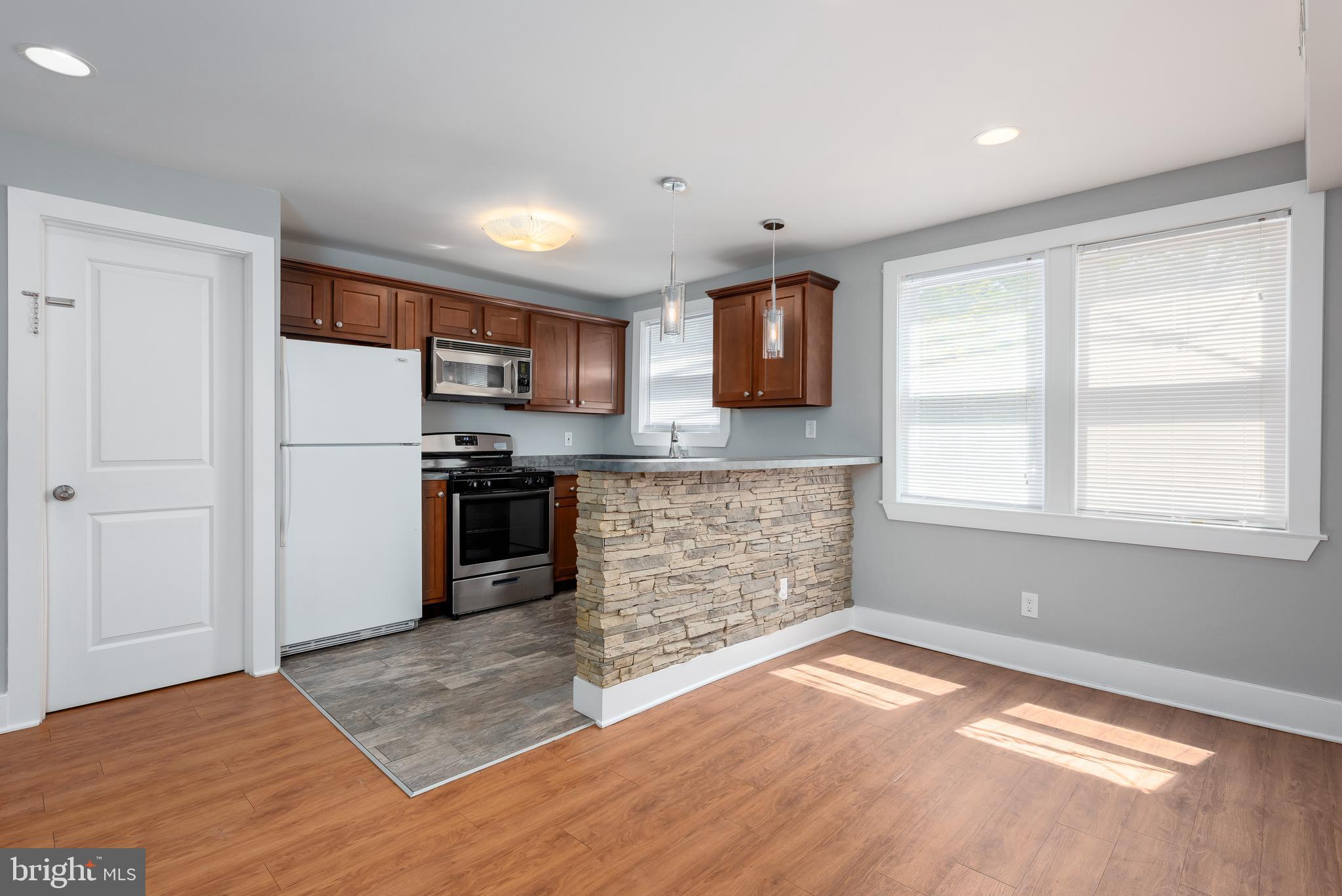 447 Grace Road Upper Darby, PA 19082 - Photo 19 of 35 Kitchen/Dining Area