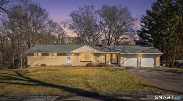 $423,500 | 10 Fairlawn Avenue, East Hampton, CT 06424