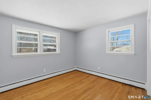 $389,000 | 10 Fairlawn Avenue, East Hampton, CT 06424