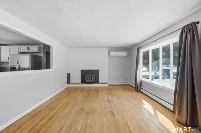 $389,000 | 10 Fairlawn Avenue, East Hampton, CT 06424