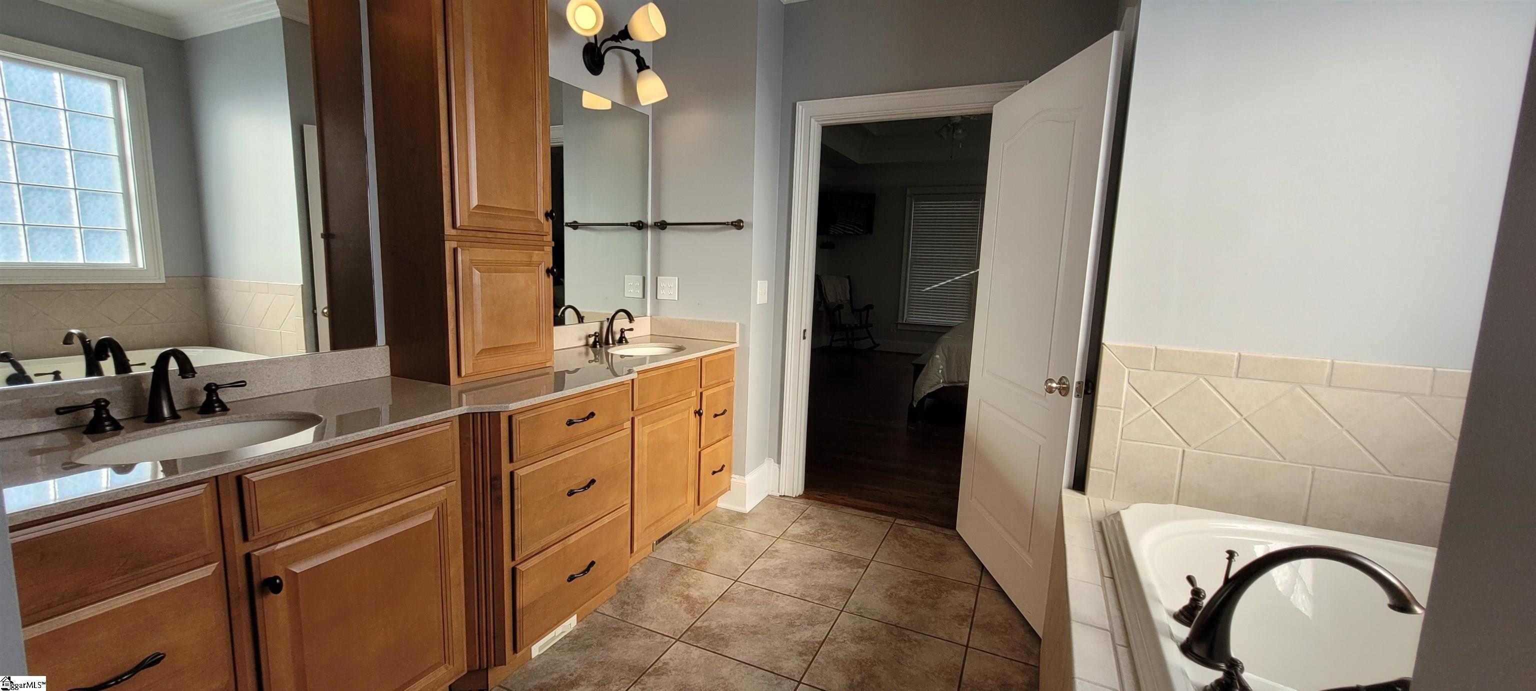 207 Doonbeg Court Simpsonville, SC 29681 - Photo 27 of 36 Gallery Image 27