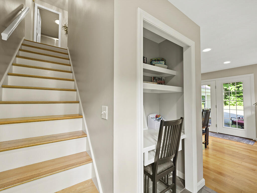 53 Ridge Walk Belgrade, ME 04917 - Photo 15 of 39 Stairway