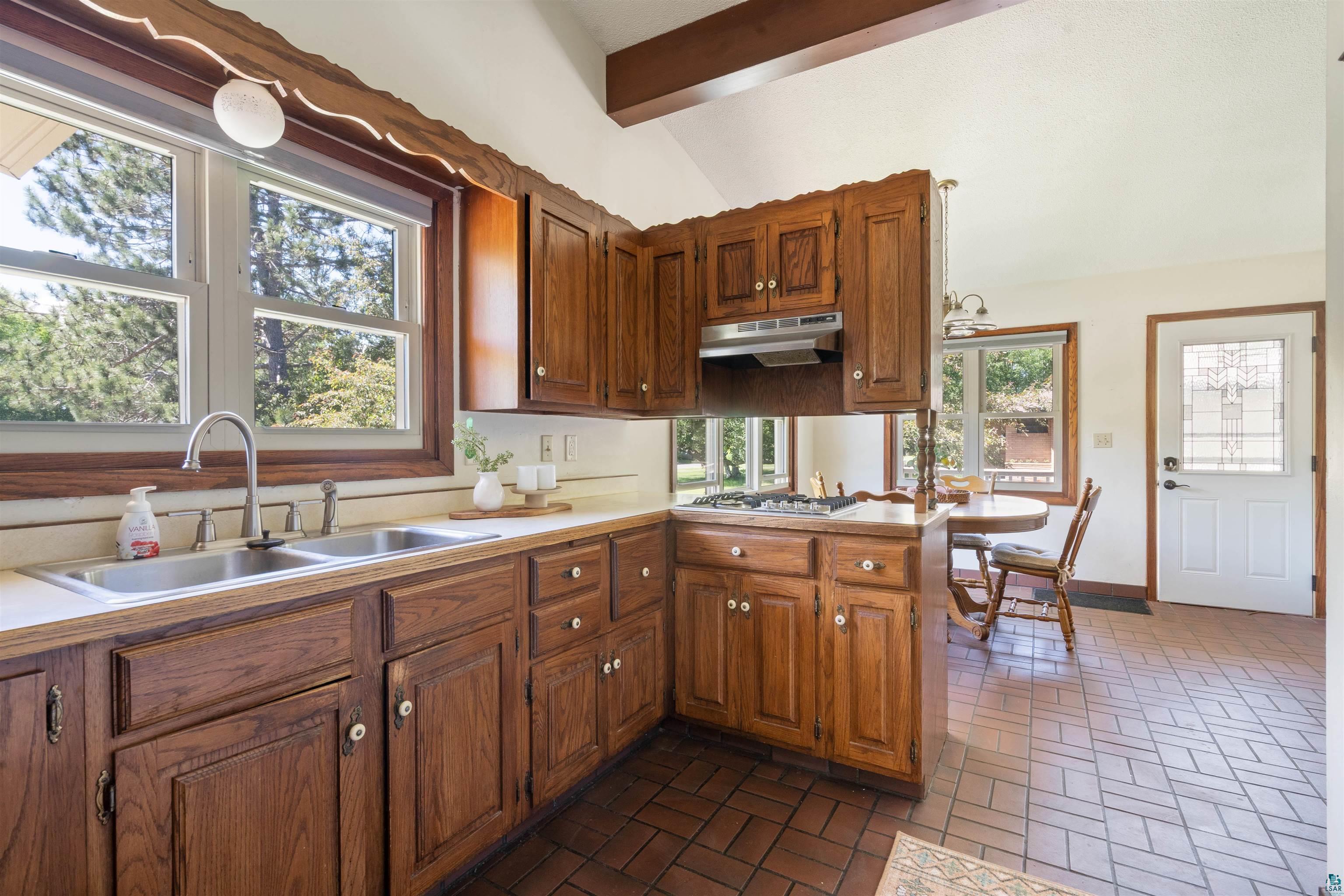 3304 Hutchinson Road Duluth, MN 55811 - Photo 10 of 39