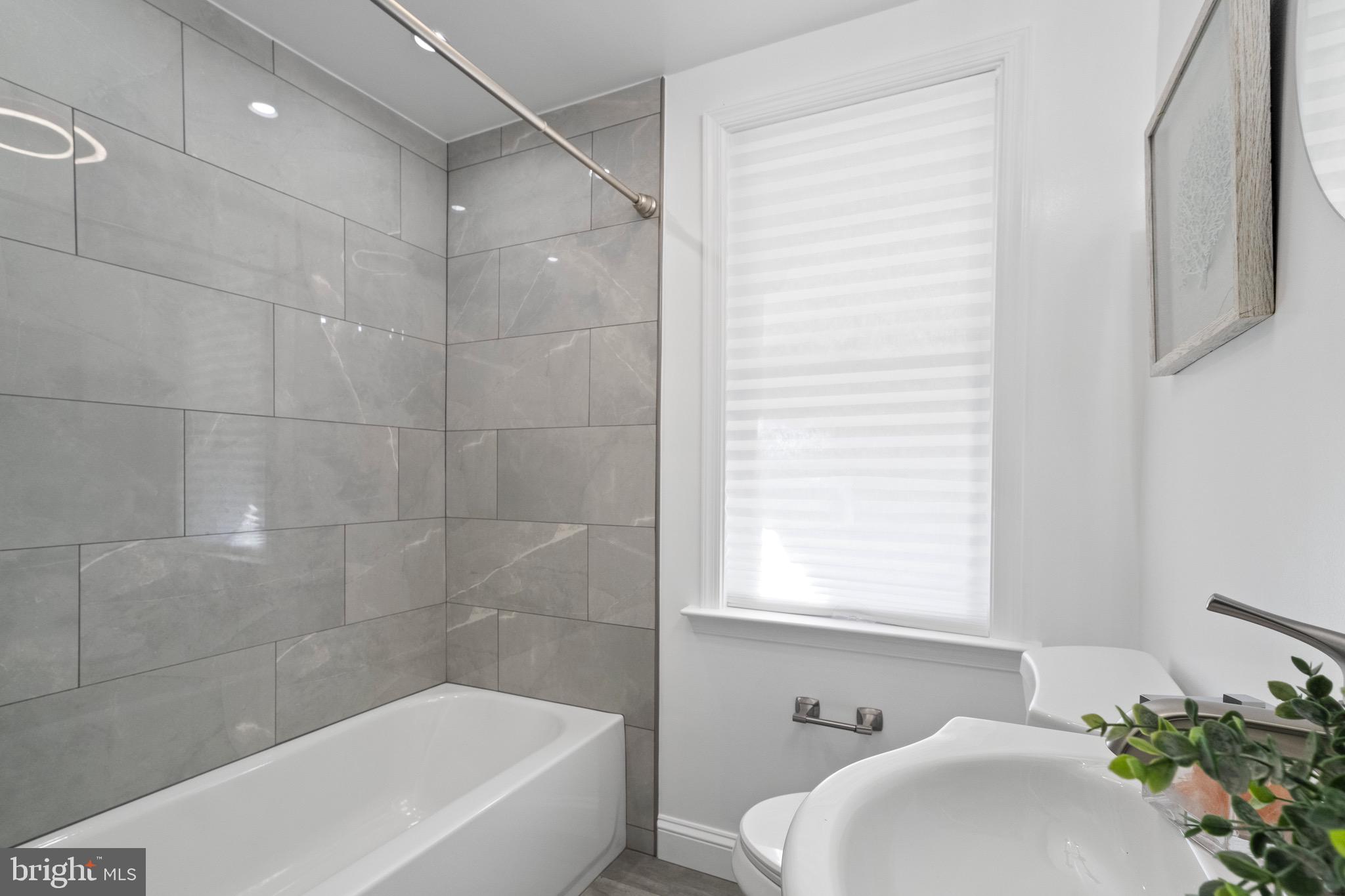 4938 Lindsay Road Baltimore, MD 21229 - Photo 16 of 42 Gallery Image 16