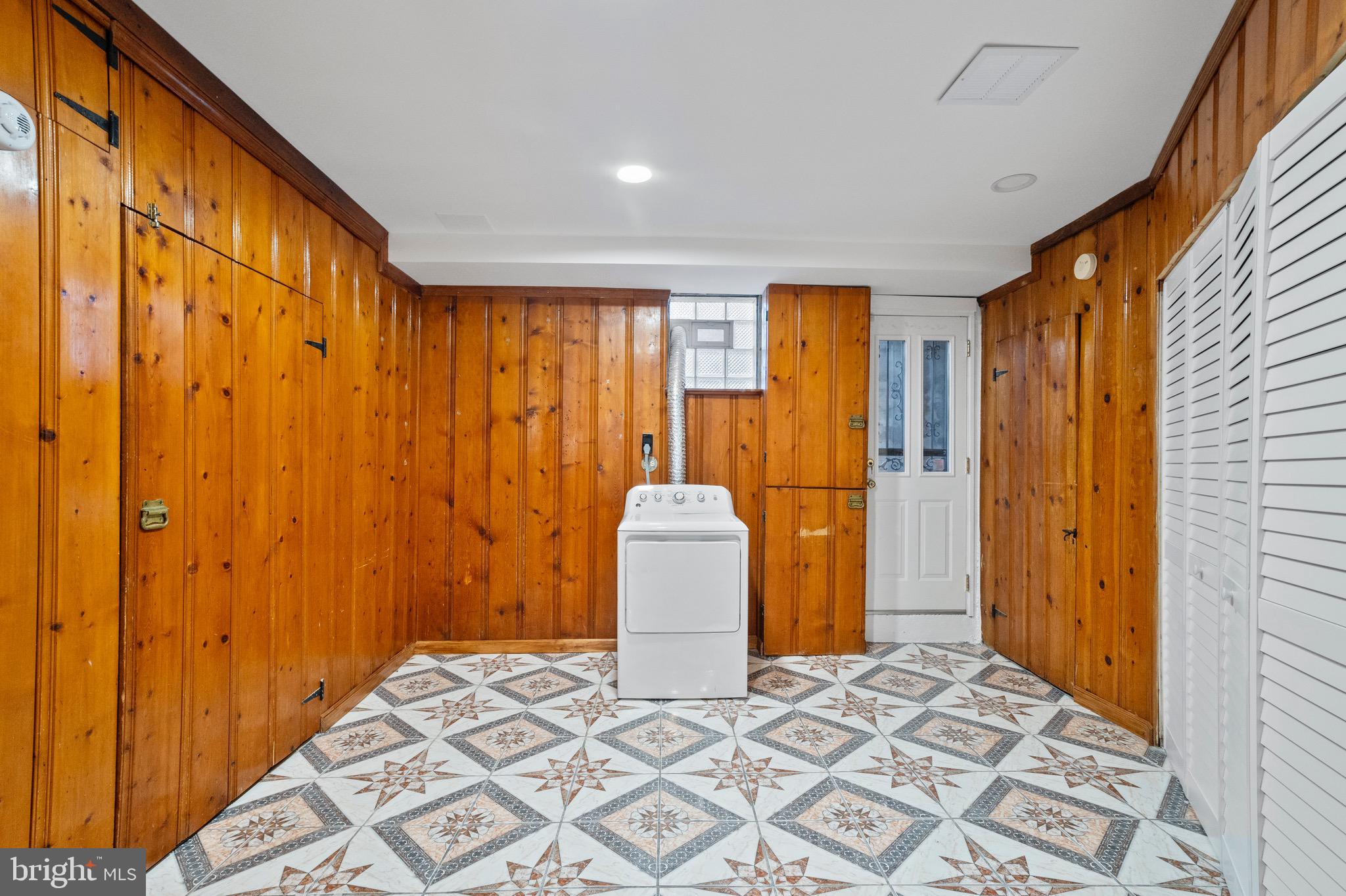 4938 Lindsay Road Baltimore, MD 21229 - Photo 35 of 42 Gallery Image 35