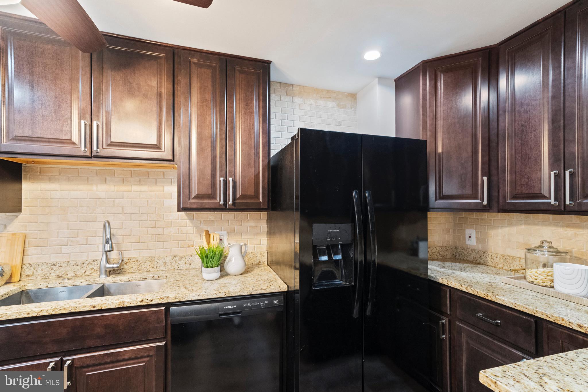 4938 Lindsay Road Baltimore, MD 21229 - Photo 9 of 42 Gallery Image 9