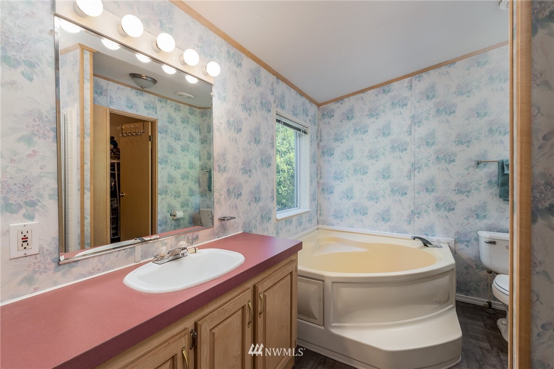 3446 West McLeod Road Bellingham, WA 98225 - Photo 7 of 26 Gallery Image 7