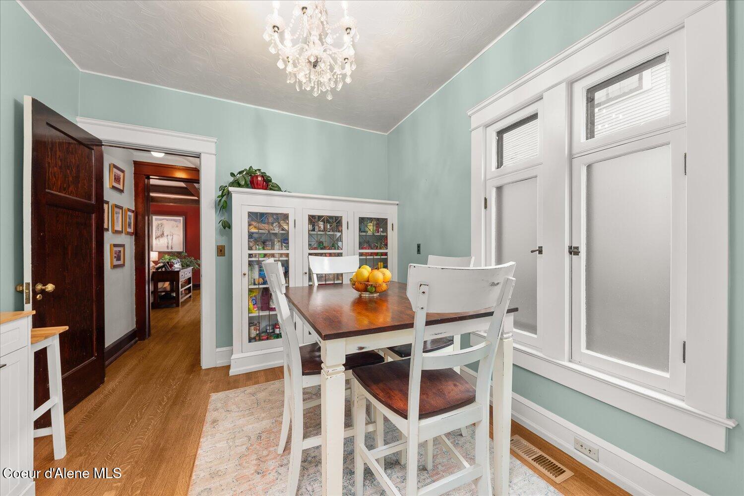 504 1st Street Wallace, ID 83873 - Photo 35 of 97 Casual Pantry Eating/Coffee Area