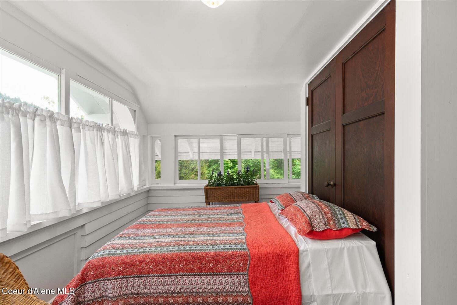 504 1st Street Wallace, ID 83873 - Photo 58 of 97 2nd Floor Sunroom