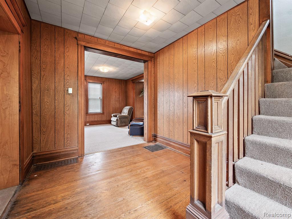 5981 Chicago Road Warren, MI 48092 - Photo 5 of 30