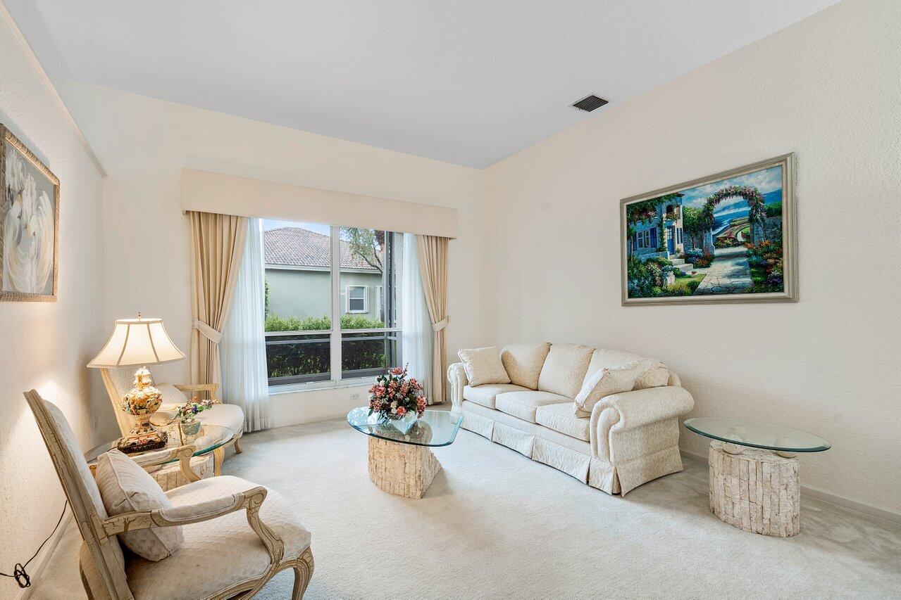 12824 Hyland Circle Boca Raton, FL 33428 - Photo 6 of 30 010-12824HylandCircle-BocaRaton-FL-33428