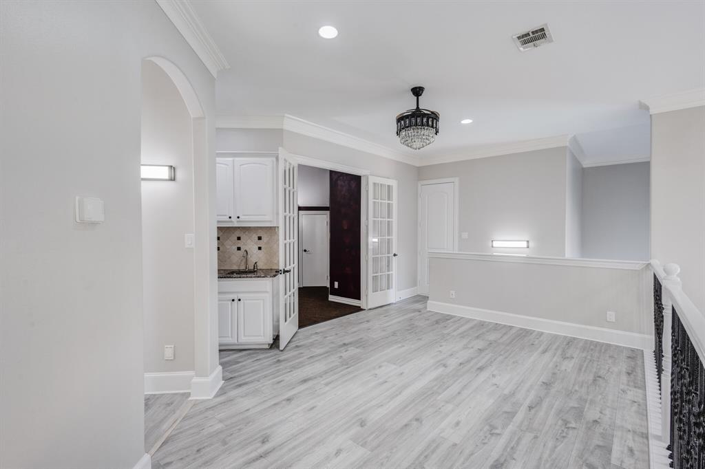 1004 Drake Drive Euless, TX 76039 - Photo 18 of 39