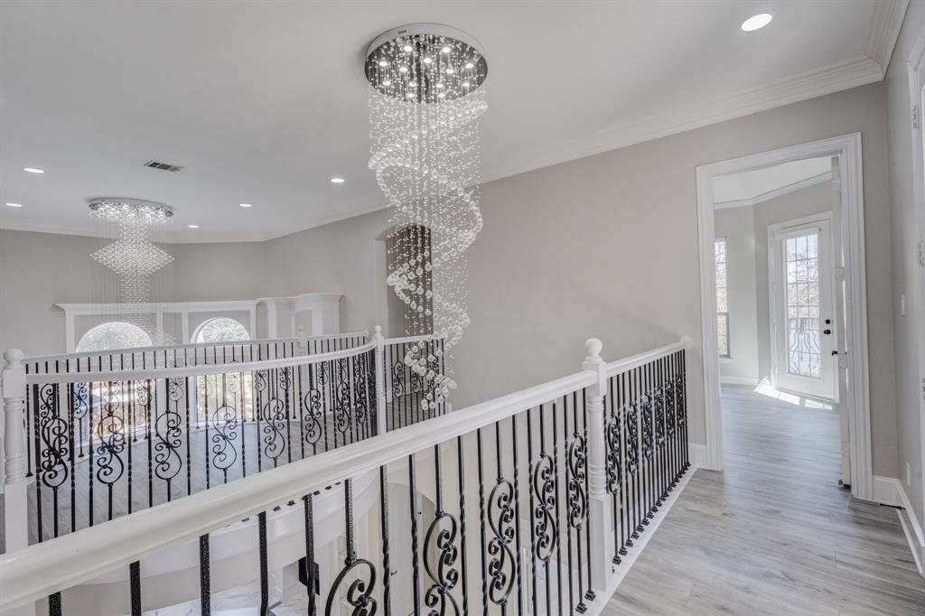 1004 Drake Drive Euless, TX 76039 - Photo 19 of 39