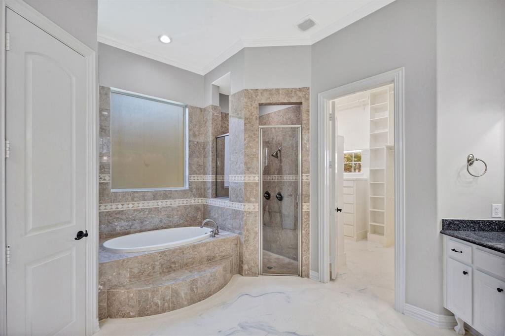 1004 Drake Drive Euless, TX 76039 - Photo 20 of 39