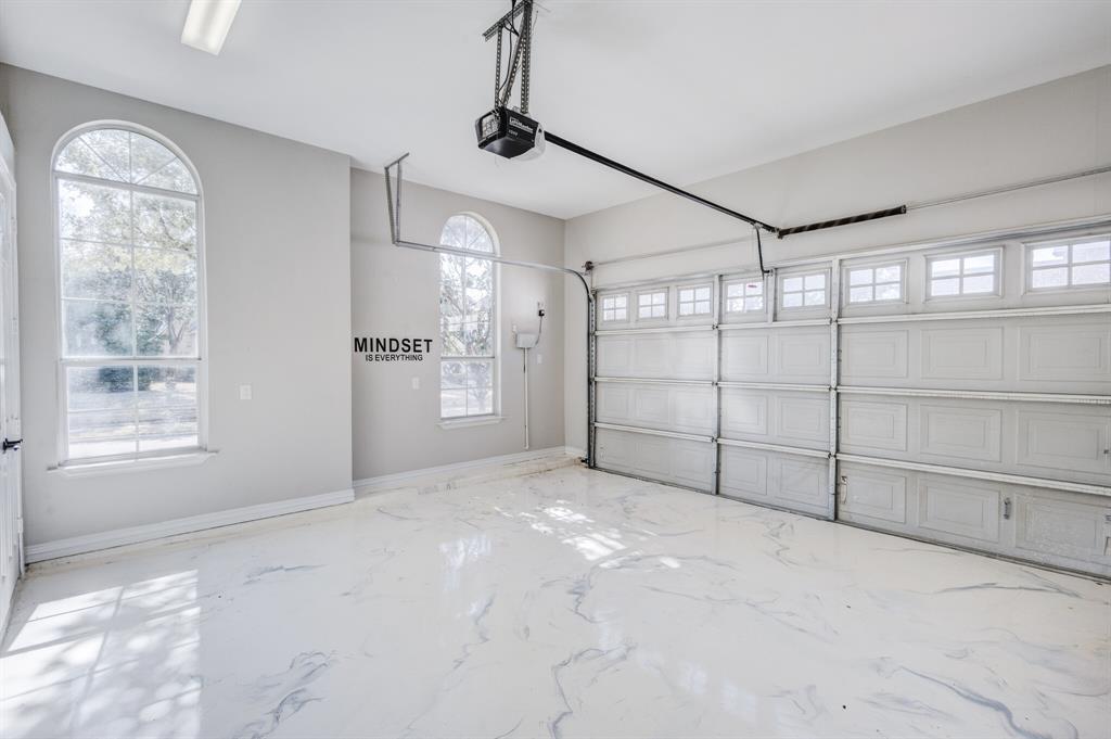 1004 Drake Drive Euless, TX 76039 - Photo 24 of 39